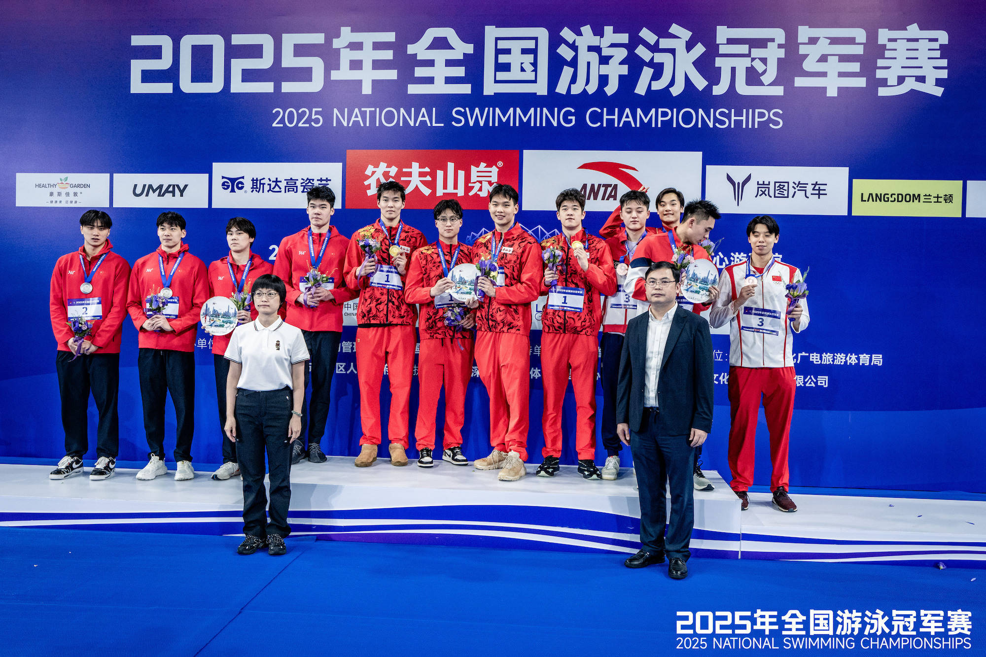 游泳战队状态火热，誓夺总冠军