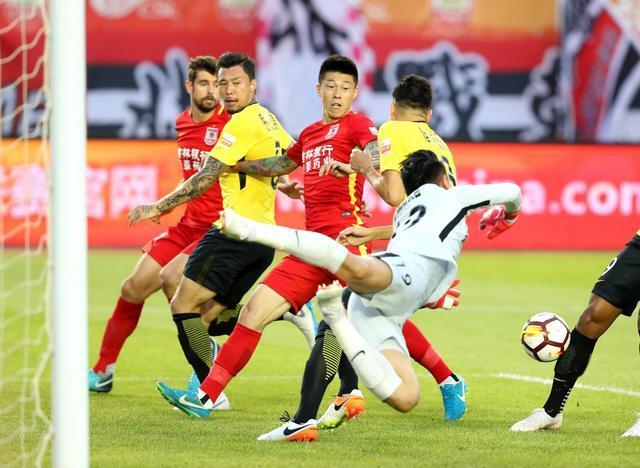 广州队碾压上海队,锡安状态火热 广州队碾压上海队,锡安状态火热