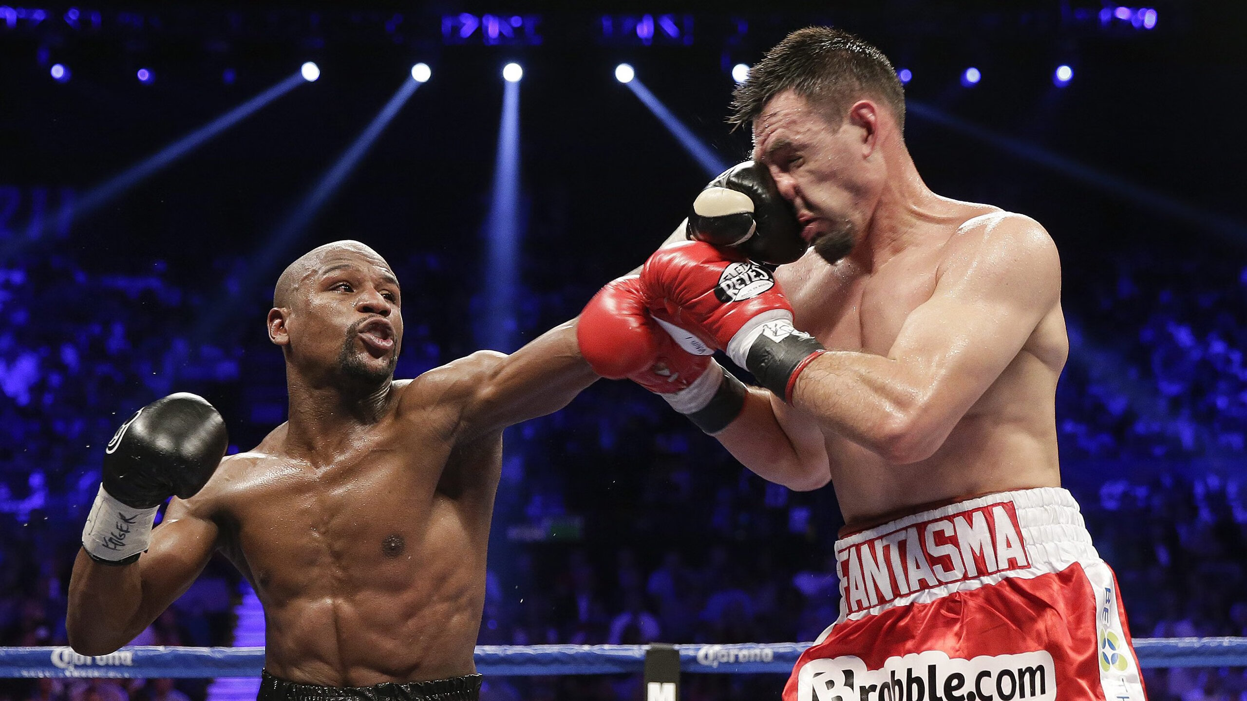 F1街道赛之夜，阿劳霍冰冷数据背后，是红牛黑科技的再次觉醒