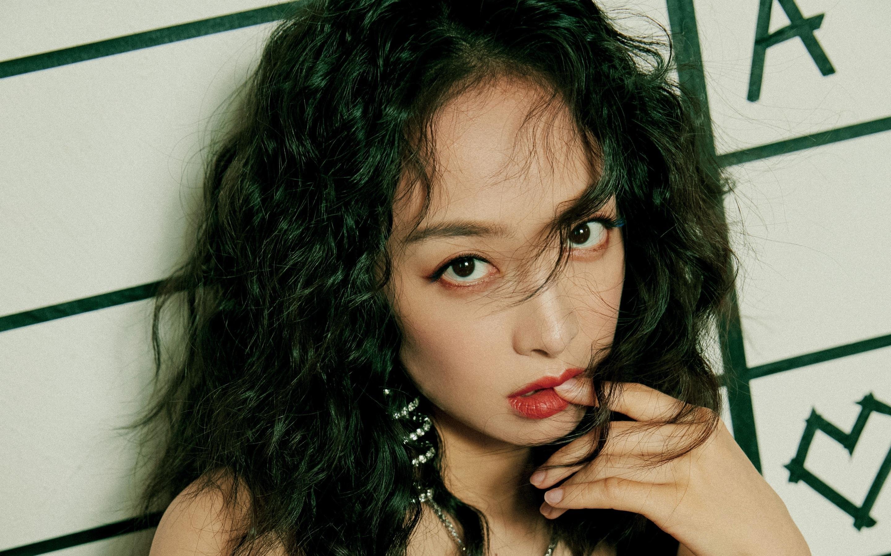 光的审判，当太阳焚毁雷霆，谁在灰烬中重生？