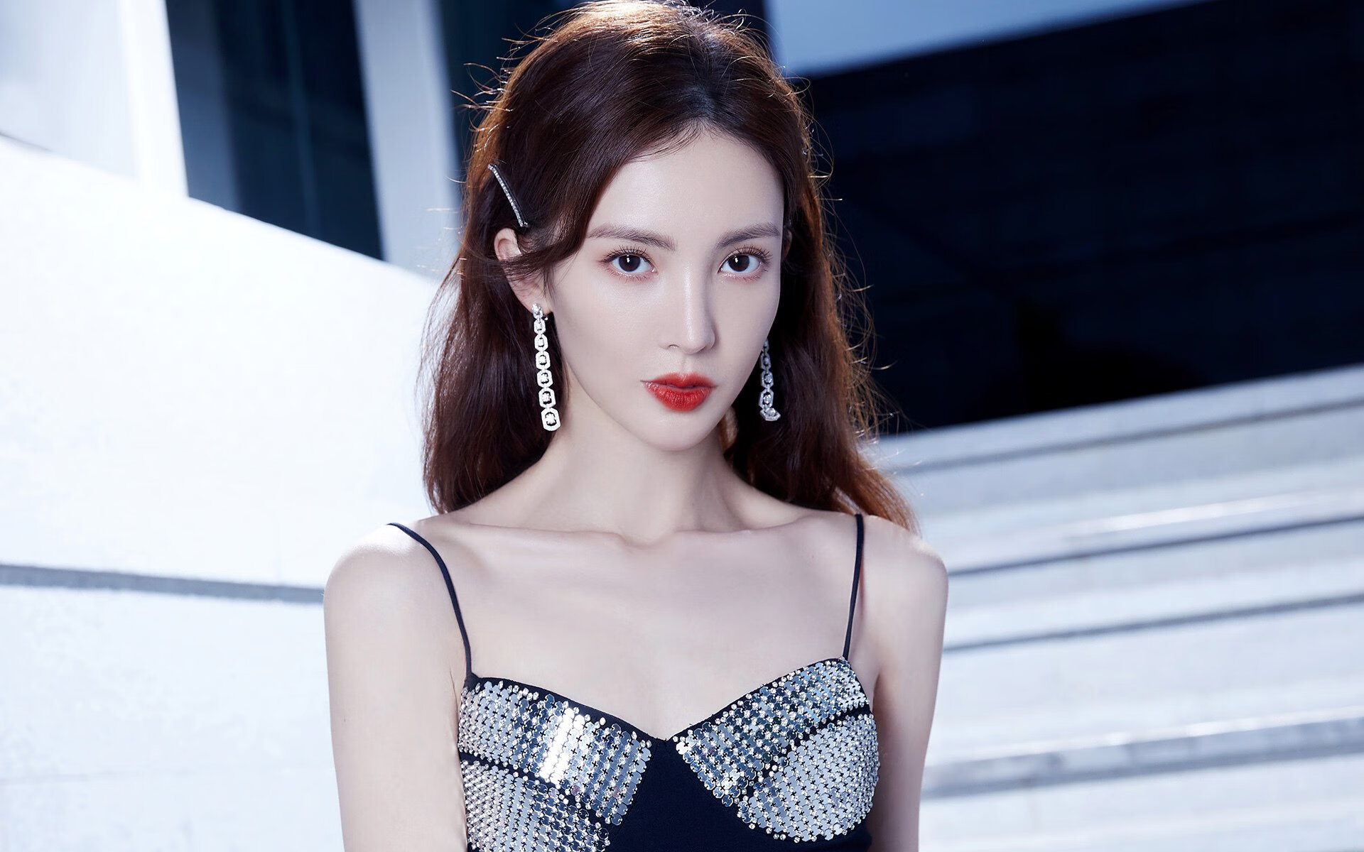 袖标与球网，阿圭罗的沙漠狂想曲如何撕裂西班牙的精密齿轮